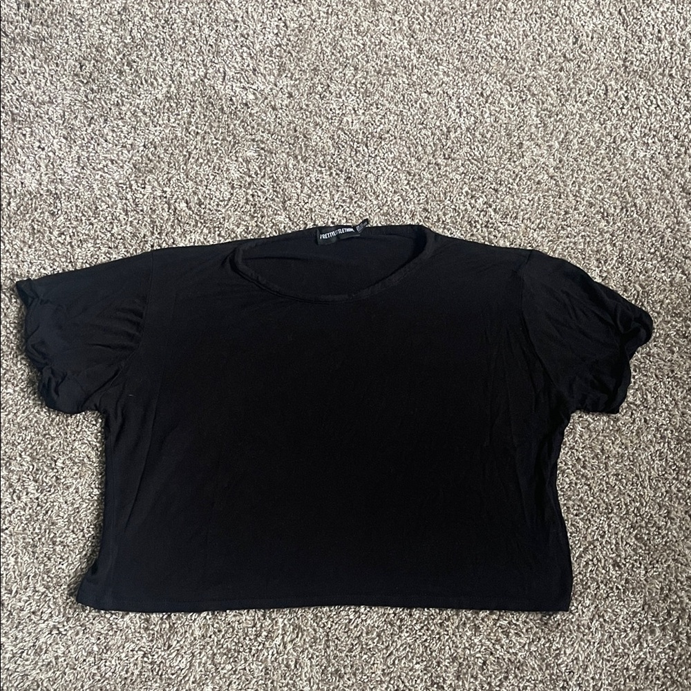 PrettyLittleThing Black Boxy Crop Tee